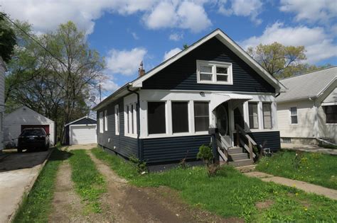 206 S 3rd St. . Houses for sale in battle creek